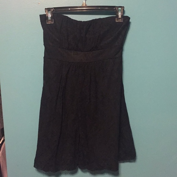 Simple black dress - Picture 2 of 4